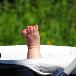 choosing baby stroller