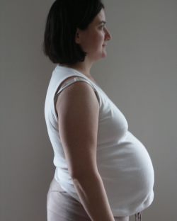 31 weeks pregnant belly