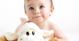 Read more about the article 8 Unusual Baby Gifts to Buy For Babies and New Parents