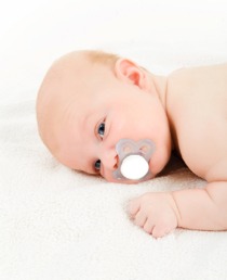 baby refuses the pacifier