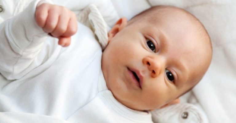 Read more about the article Pooping When 2 Months Old – What Frequency Is Normal?