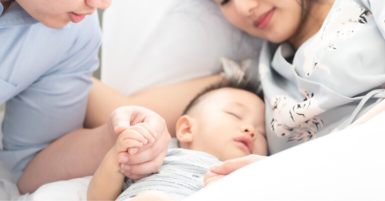 Read more about the article How To Get Baby to Fall Asleep On Her Own? (No Cry-It-Out)