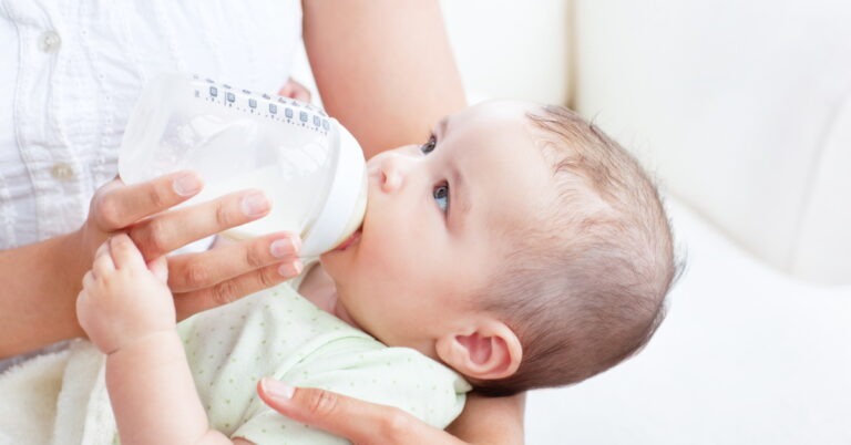 Read more about the article My 4-Month-Old Baby Won’t Eat More Than 2-3 oz? I’m Worried!