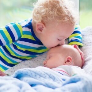 7 Tips If Sibling Hates The New Baby – Can I Make Them Bond?