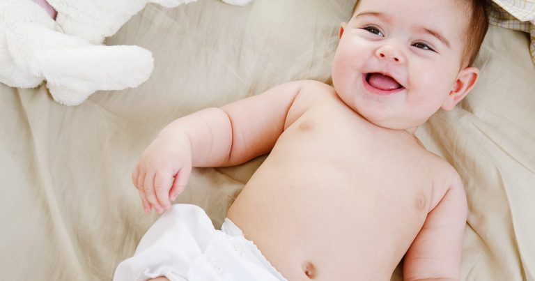 Read more about the article Baby’s Belly Button Opening Up –  Why & What to Do About it?