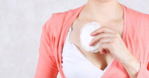 How to Stop Leaking Breast Milk While Breastfeeding
