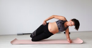 Read more about the article Easy Postnatal Exercises – Instructions So That You Can Do Them At Home