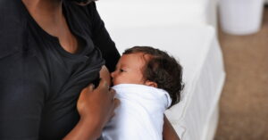 Read more about the article How to Stop Leaking Breast Milk as a Breastfeeding Mom