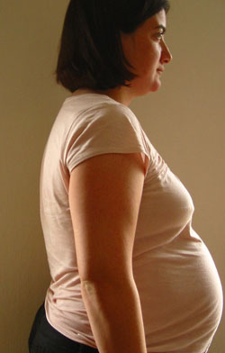 34 weeks pregnant belly