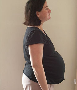 37 weeks pregnant belly