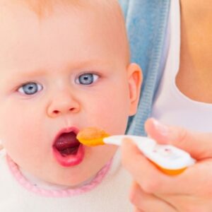 9 Handy Tips for Introducing Solid Baby Food to Your Baby