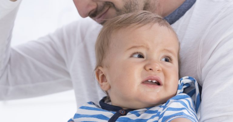 Read more about the article 5 Really Helpful Tips If Baby Screams When Dad Holds Him