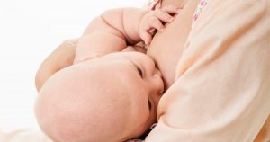 Read more about the article The Truth About Saggy Breasts From Breastfeeding – What Reseach Says!
