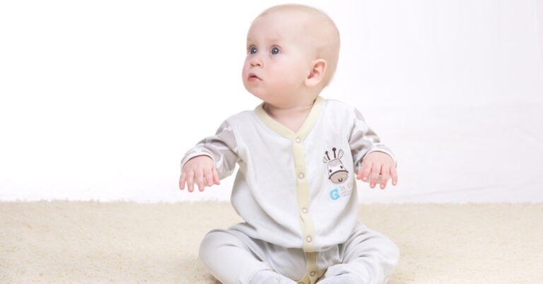 Read more about the article Baby Shaking Head? 10 Important Reasons to Check First