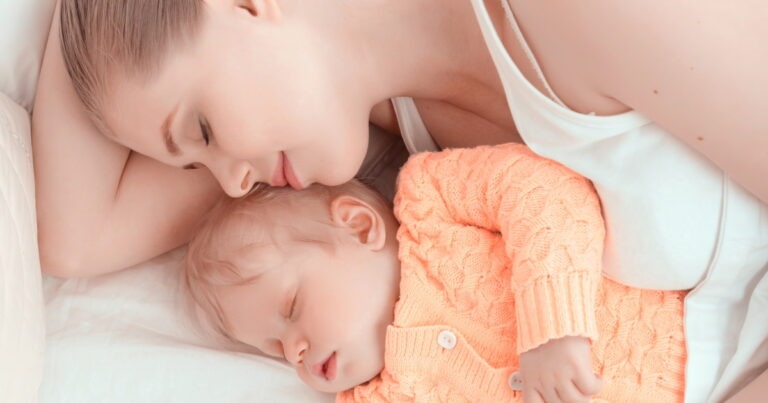 Read more about the article 3 Effective Ways to Stop Nursing Baby To Sleep (No CIO)