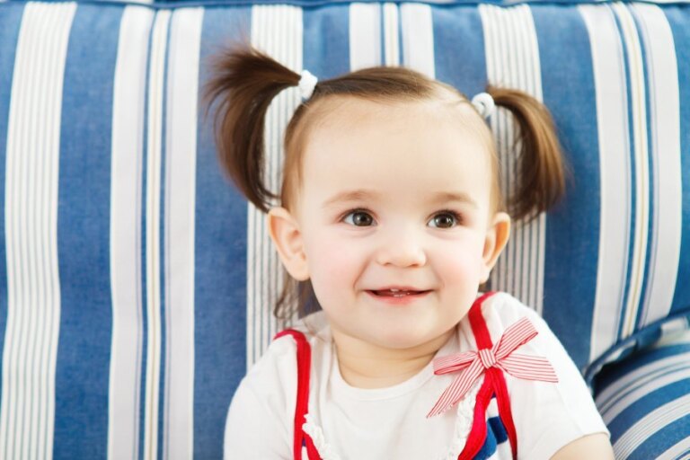 Why Do Babies Hit Themselves? 8 Reasons, How To Stop It