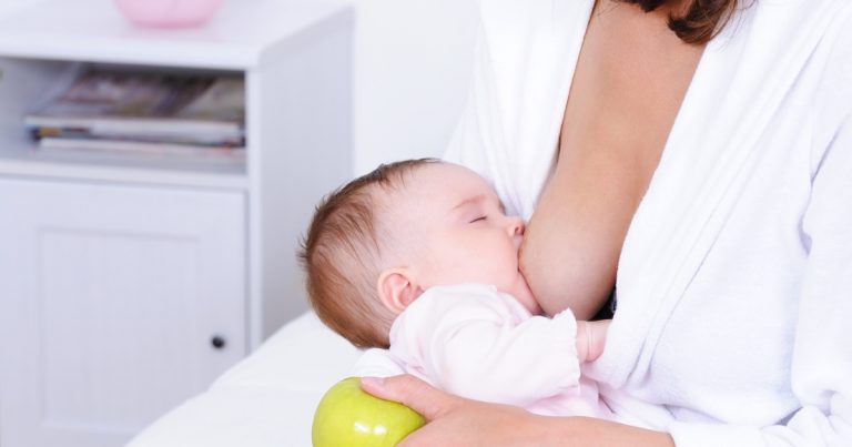 Read more about the article How the Breastmilk Taste Depends on Mom’s Diet & Why to Care