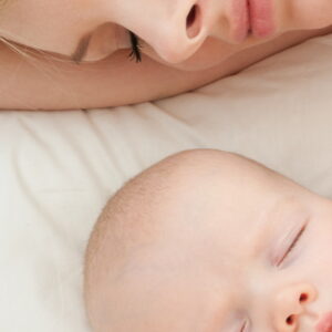 Safe Co-Sleeping with Your Baby or Toddler? Risks & Benefits