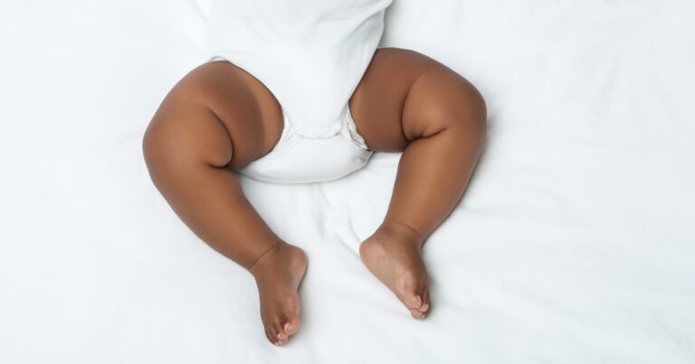 Read more about the article My Baby’s Pee Smells Bad, Should I Be Worried? 4 Reasons to Check