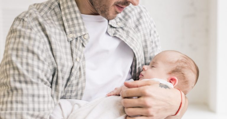 Read more about the article New Dad Feels Left Out or Not? (Poll with +250 Answers)