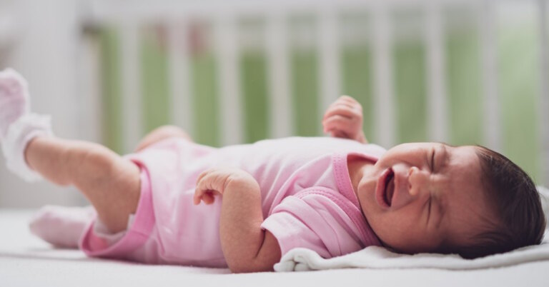 Read more about the article 13 Tips If Baby Refuses To Sleep In A Crib (And Just Cries)