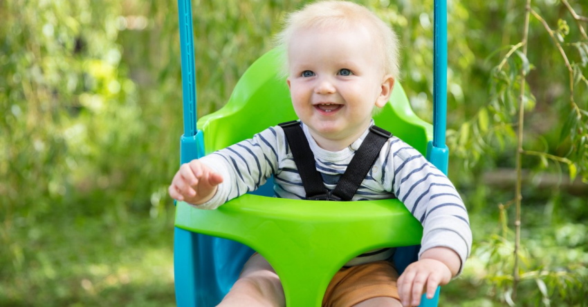 when can baby go on swing