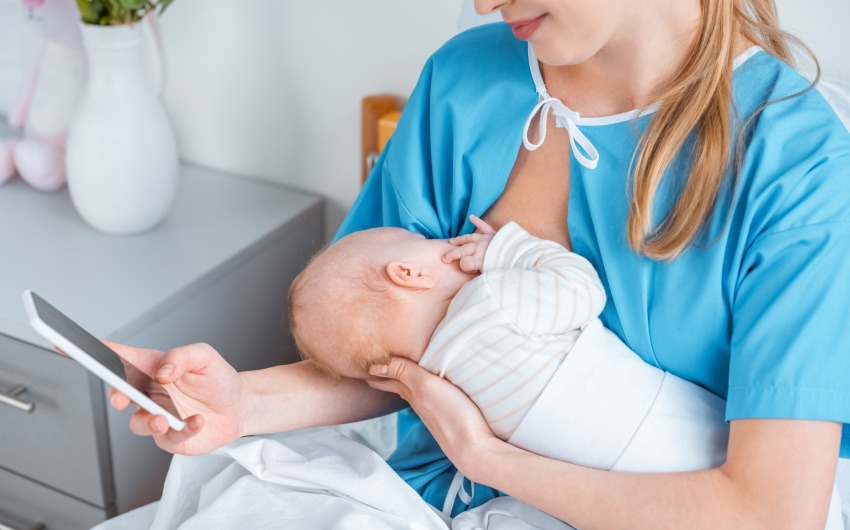 cross-cradle breastfeeding position